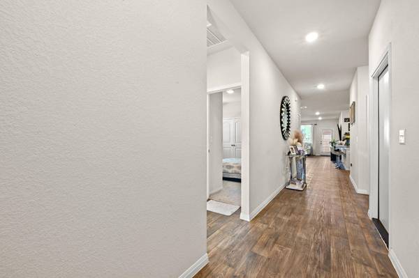 201 Connor LN, Georgetown, TX 78626