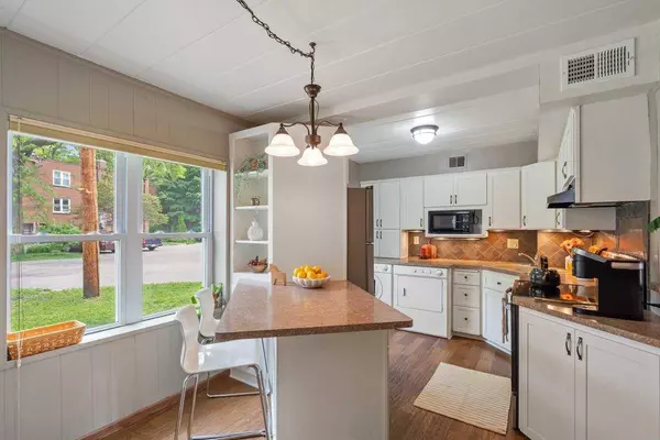 12 Sherman Terrace #2, Madison, WI 53704