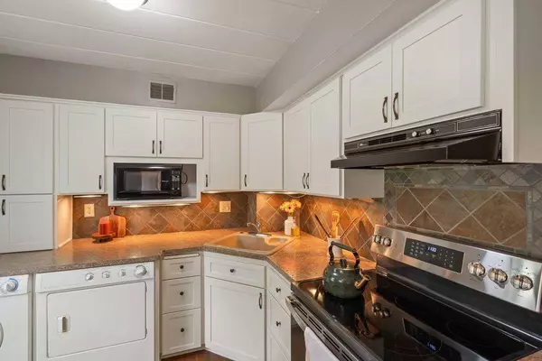 12 Sherman Terrace #2, Madison, WI 53704