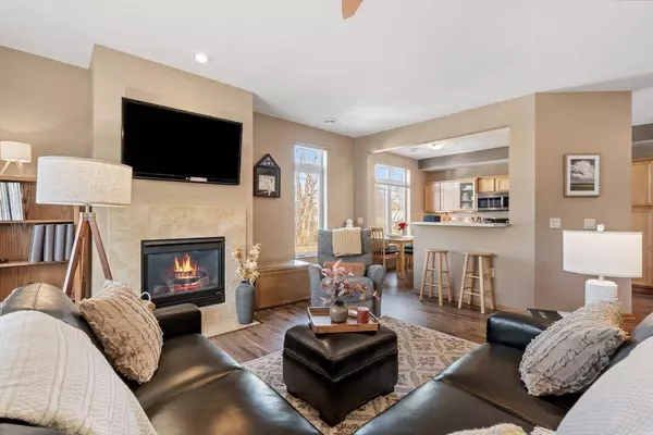 127 Carriage Way, Deforest, WI 53532