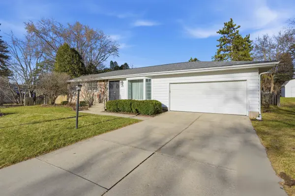 414 Woodview Drive, Sun Prairie, WI 53590