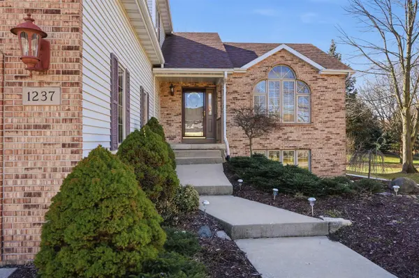 1237 Mockingbird Lane, Sun Prairie, WI 53590