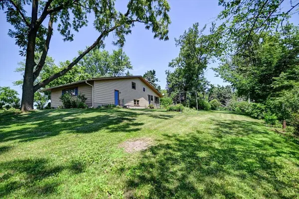 1078 State Hwy 138 Road, Stoughton, WI 53589