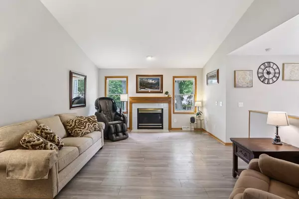 100 Oak Ridge Court, Deerfield, WI 53531