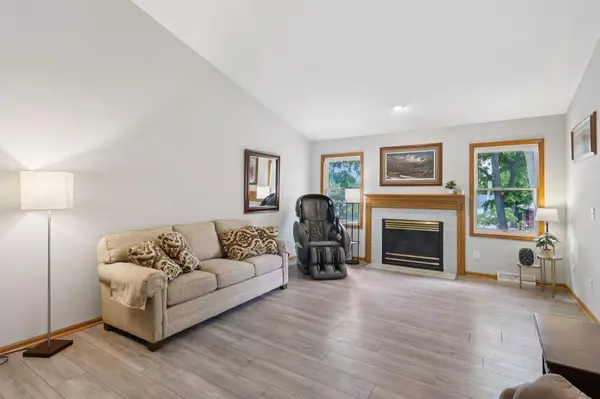 100 Oak Ridge Court, Deerfield, WI 53531