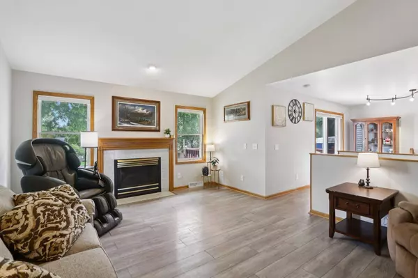 100 Oak Ridge Court, Deerfield, WI 53531