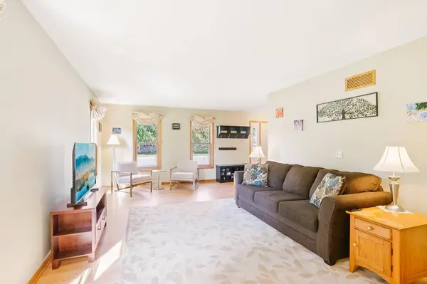 325 Stoney Ridge Trail, Stoughton, WI 53589