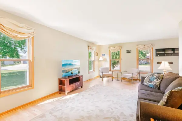 325 Stoney Ridge Trail, Stoughton, WI 53589