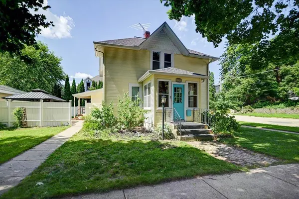 404 S Prairie Street, Stoughton, WI 53589