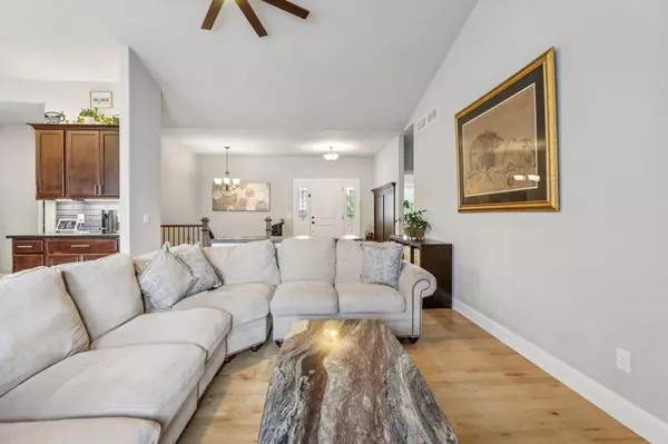 1020 Waterford Lane, Waunakee, WI 53597