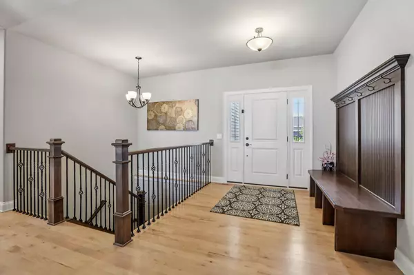 1020 Waterford Lane, Waunakee, WI 53597