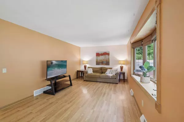 6 Eldon Court, Madison, WI 53716