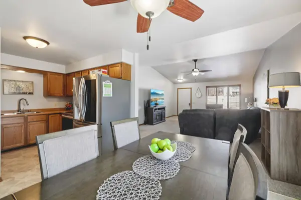 839 Kimseth Circle, Deerfield, WI 53531