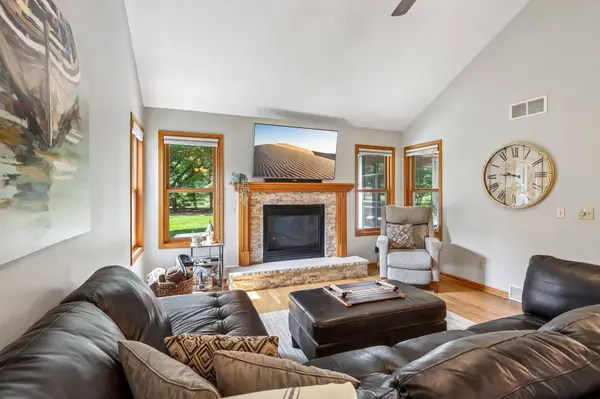 1013 Starlight Lane, Cottage Grove, WI 53527