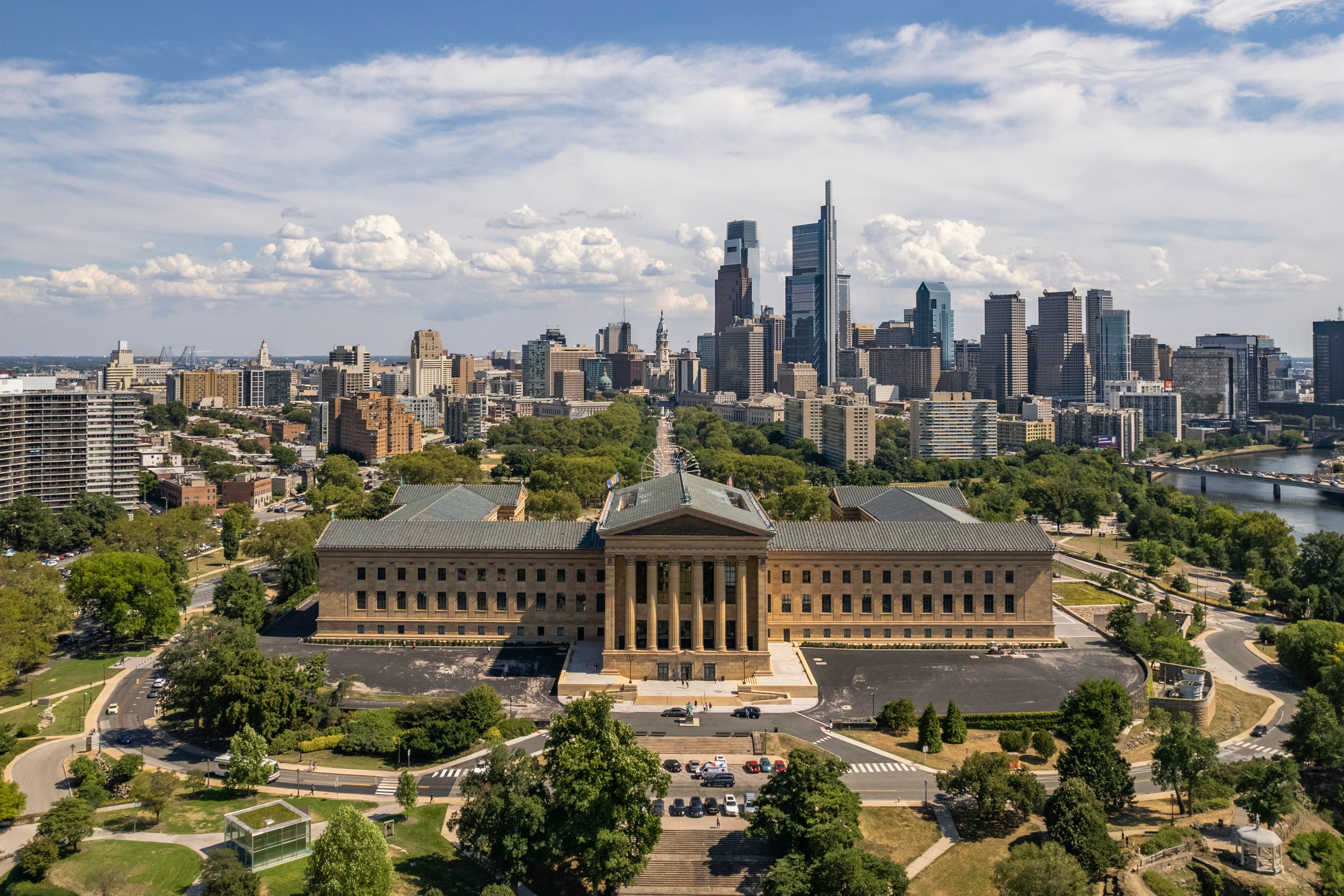Aerial view of the Philadelphia skyline and the Philadelphia Museum of Art