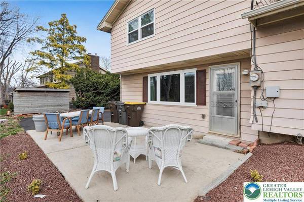1118 N 28th ST, South Whitehall Twp, PA 18104