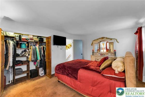 214 10th AVE, Bethlehem City, PA 18018