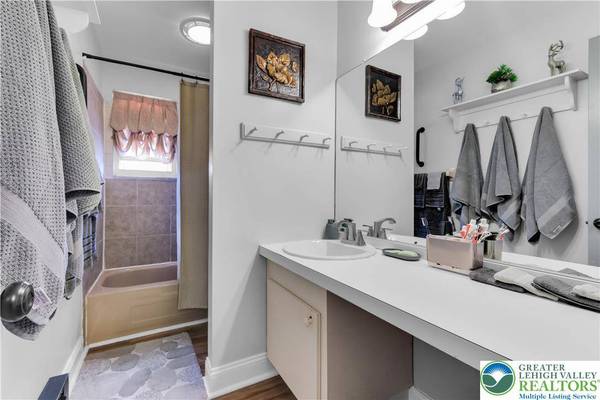 214 10th AVE, Bethlehem City, PA 18018
