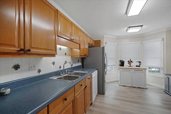 9080 Delancey Cir, North Charleston, SC 29406