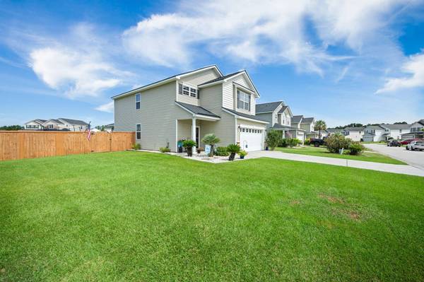 400 Watershed Dr, Goose Creek, SC 29445