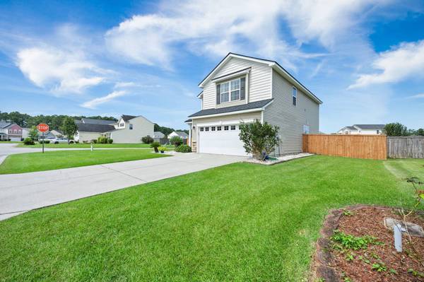 400 Watershed Dr, Goose Creek, SC 29445