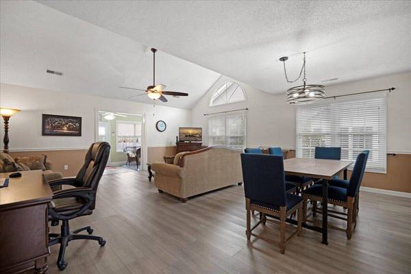 9080 Delancey Cir, North Charleston, SC 29406