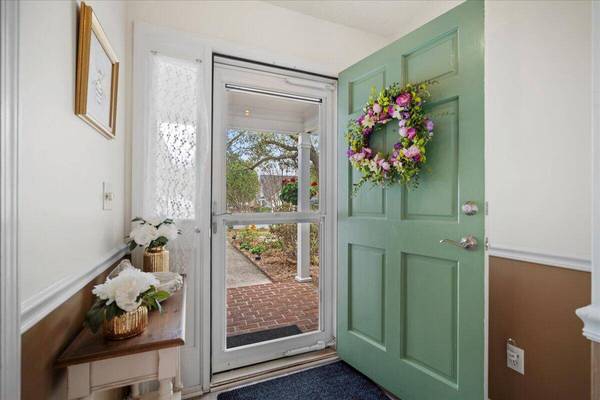 9080 Delancey Cir, North Charleston, SC 29406