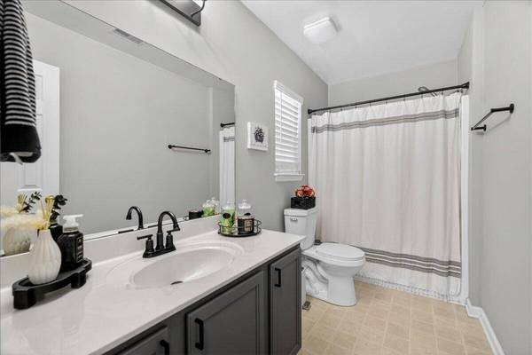 8613 Madelyn St, North Charleston, SC 29406