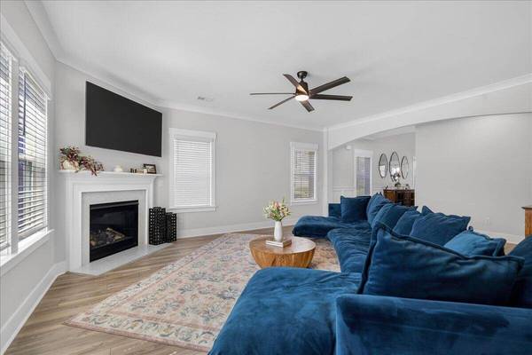 135 Headwater Dr, Summerville, SC 29486