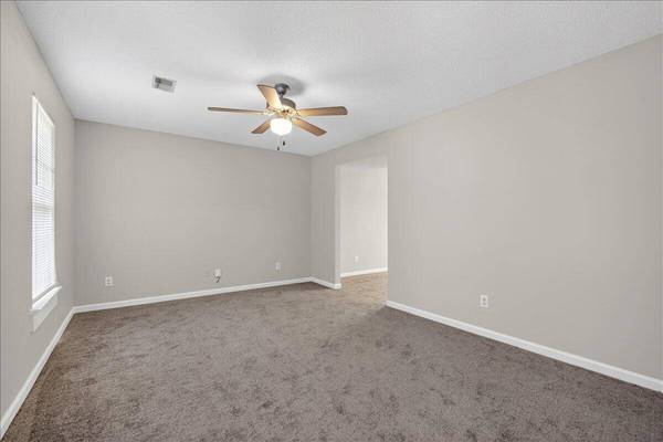 8467 Walsham St, North Charleston, SC 29420