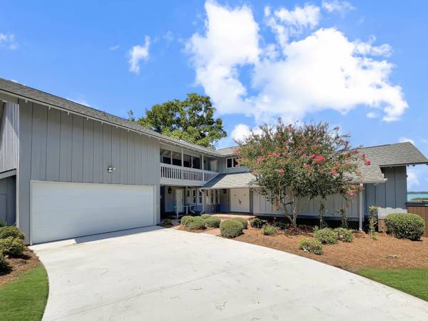 457 Santee Dr, Santee, SC 29142