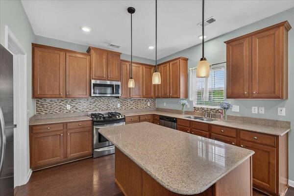 6012 Snead Ln, Summerville, SC 29483