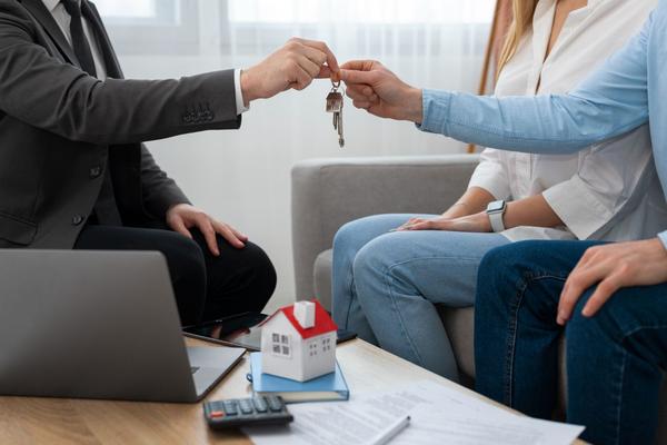 FSBO vs. Hiring an Agent: The Real Costs and Benefits for Sellers