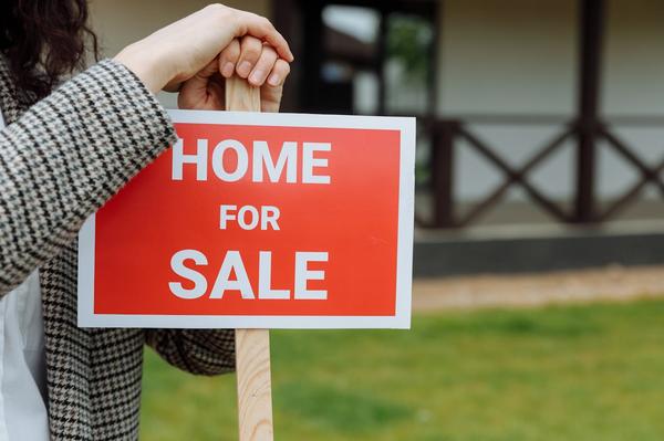 Selling with Confidence: What Today’s Informed Buyers Expect to See