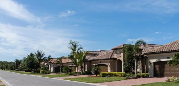 Champions Gate or Davenport FL? Schools, Taxes & Commute Compared