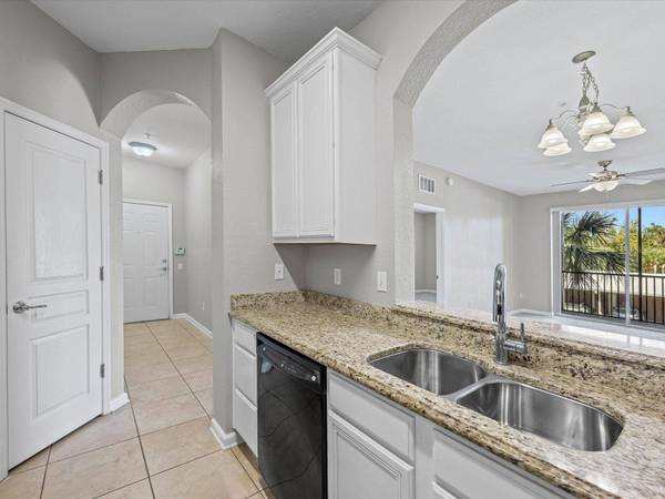 8250 CIVITA DR #201, Davenport, FL 33896