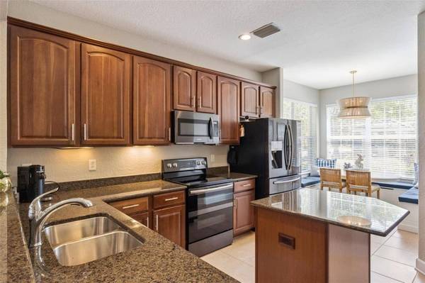 1300 SARDINIA CT, Davenport, FL 33896