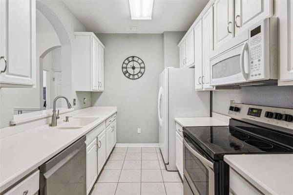 8300 PORTOFINO DR #102, Davenport, FL 33896