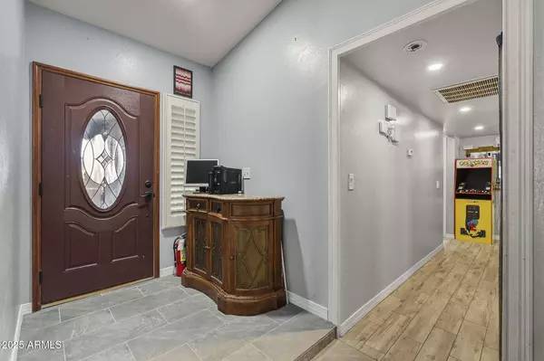 2103 W PALOMINO Drive, Chandler, AZ 85224