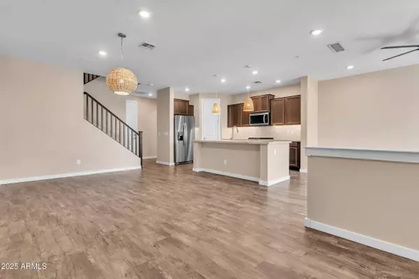 3855 S MCQUEEN Road #98, Chandler, AZ 85286