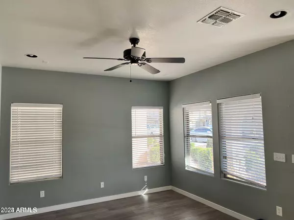 3943 E JASPER Drive, Gilbert, AZ 85296