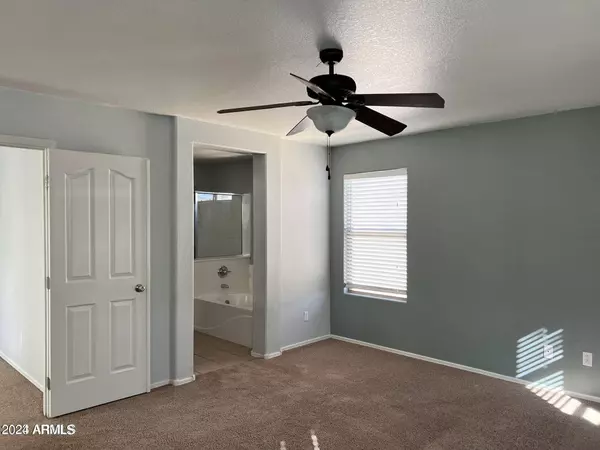 3943 E JASPER Drive, Gilbert, AZ 85296