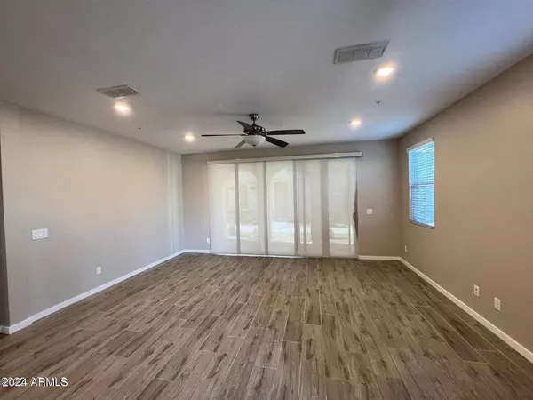 3855 S MCQUEEN Road #107, Chandler, AZ 85286