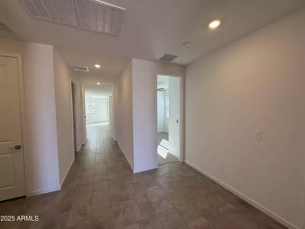 4185 W YOLANDA Lane, San Tan Valley, AZ 85144