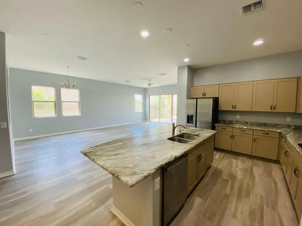2828 W Patagonia Court, San Tan Valley, AZ 85144