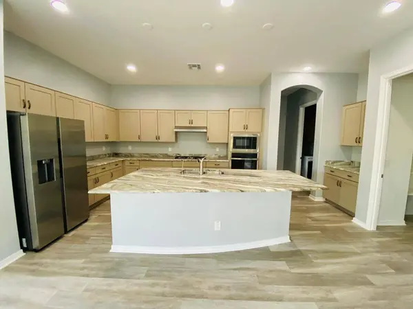 2828 W Patagonia Court, San Tan Valley, AZ 85144