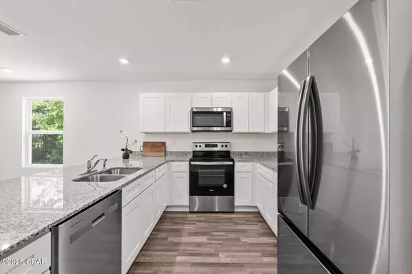 3979 Oxford AVE, Chipley, FL 32428