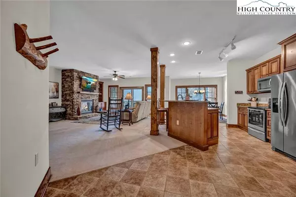 136-D Wapiti WAY #9-D, Banner Elk, NC 28604