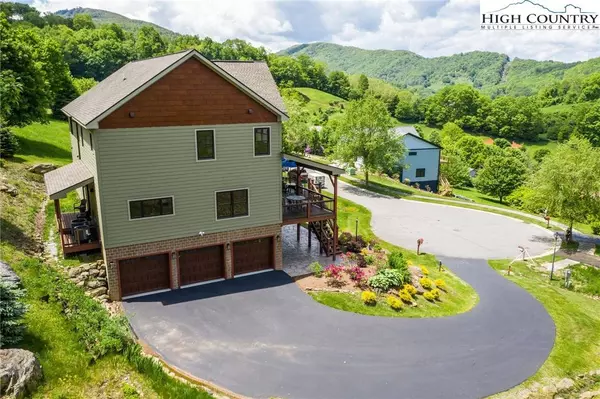 202 King Lucious LN, Banner Elk, NC 28604