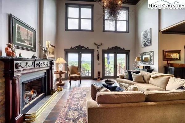 202 King Lucious LN, Banner Elk, NC 28604